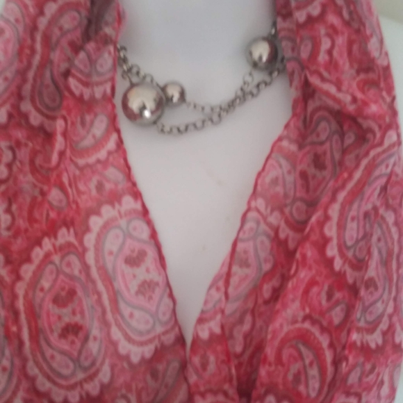 Designer Guess,  ( gold color ) key - Picture 5 of 7